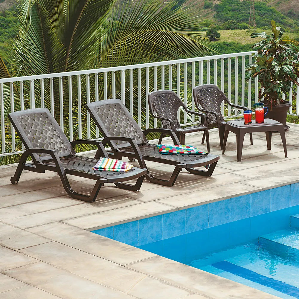 Combo Playero (2 Camas Asoleadoras + 2 Sillas Playeras + 1 Mesa de Centro) - Rimax