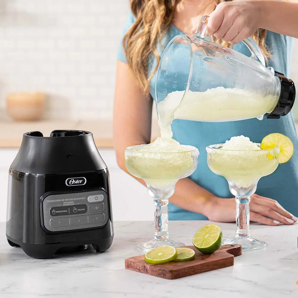 Licuadora con Tecnología Reversible, Vaso de Vidrio - Oster