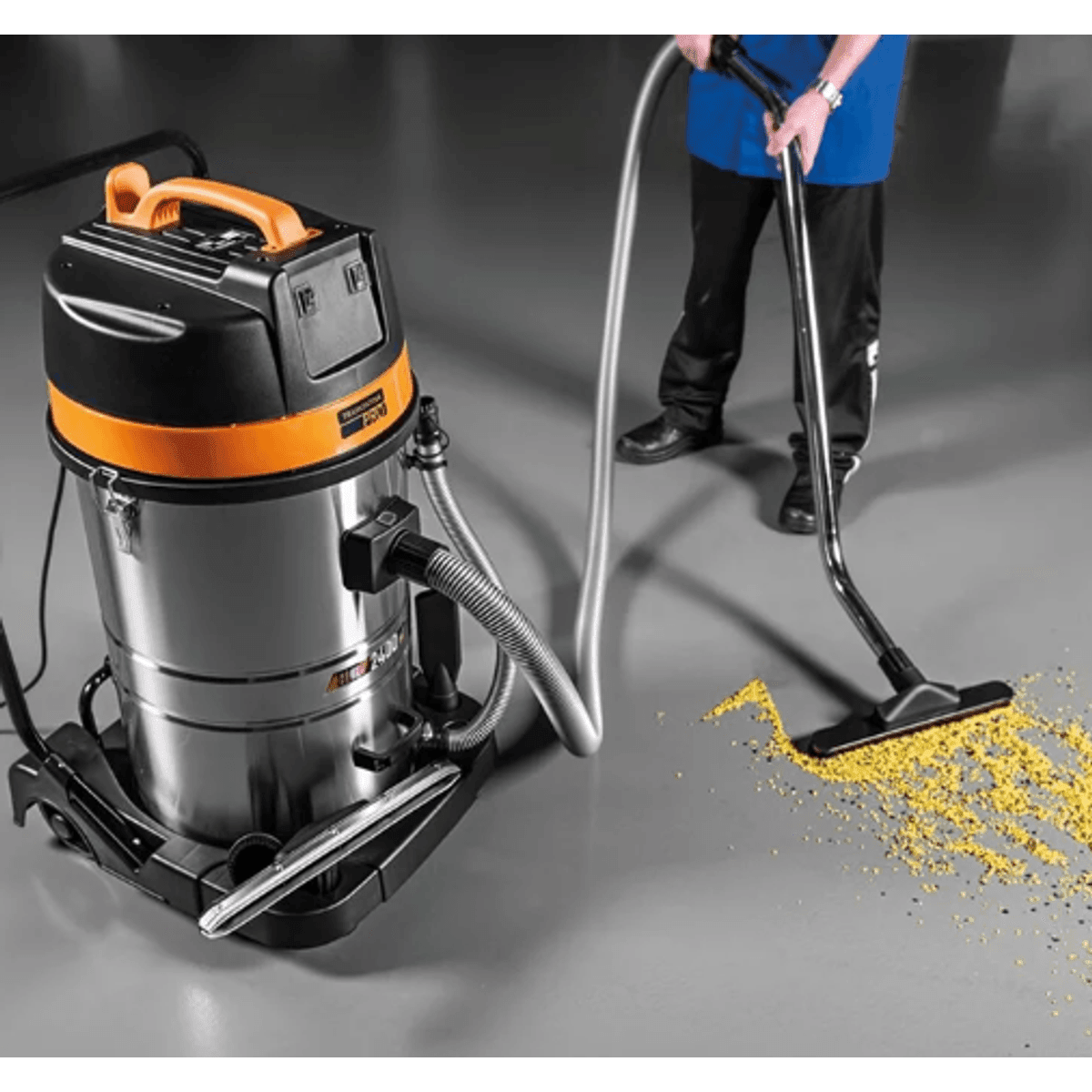 Aspiradora De Sólidos Y Líquidos 220 V 1400 W Tanque En Acero Inoxidable De 30 L Tramontina Pro - Muebles Dummi