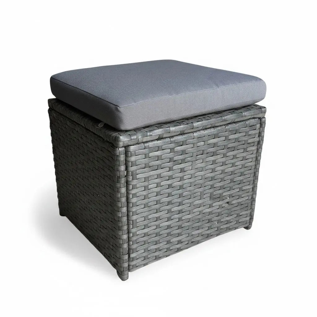 Puff de Lujo en Rattan Con Cojin - Muebles Dummi