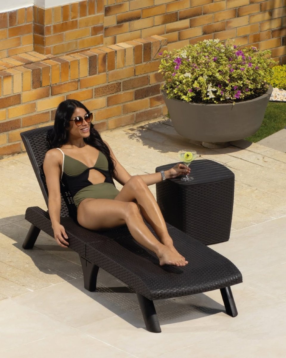 Set de 2 Camas Asoleadoras Capri + Mesa Baúl - MQ - Muebles Dummi