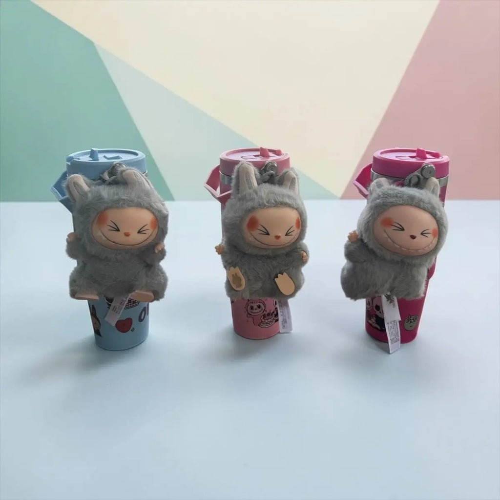 Termo Con Peluche Labubu - Muebles Dummi